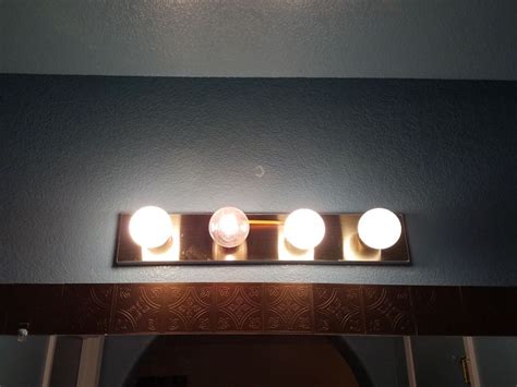 Hollywood Vanity Lights In A Rental House What To Do Hollywood