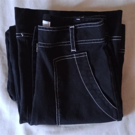 Aja Junior vorübergehend urban outfitters black jeans white stitching