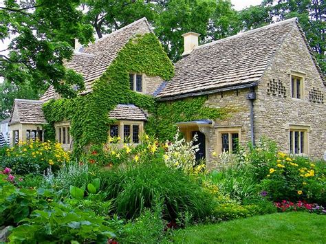 The Cotswold Cottage Was Built In The Early 1600s In Chedworth