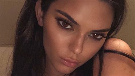 Kendall Jenner Bares Her Bum And Goes Completely Naked In Nsfw Vogue