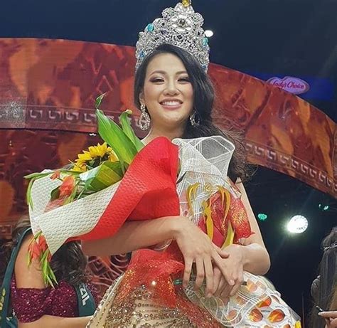 Phuong Khánh Nguyn Crowned Miss Earth 2018
