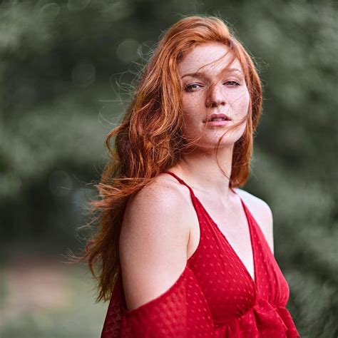 Pin By Katrina Rpg On Women Beautiful Redhead Red Hair Redhead