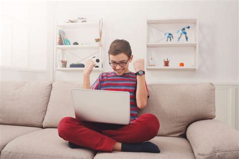 How to use minecraft education for homeschool. How to Use Minecraft in Your Homeschool - Homeschool ...