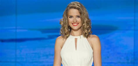 Podařilo se zachránit dvě čelní věže, nejzásadnější vitráže, umělecké předměty i trnovou korunu. Moderátorka Emma Smetana je odepsaná | Týden.cz