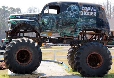 Grave Digger 1 Monster Trucks Wiki Fandom Powered By Wikia
