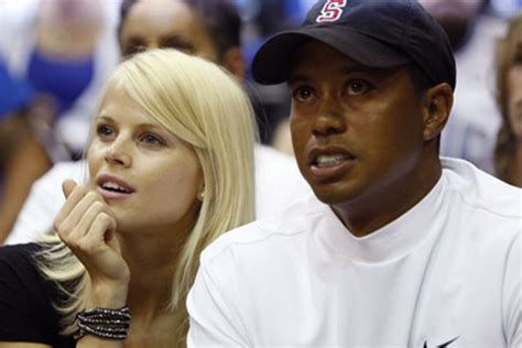 Tiger Woods Leaves Sex Addiction Clinic With His Wife London Evening