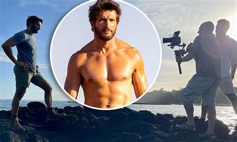 Jonathan Lapaglia Teases The New Season Of Australian Survivor Heroes