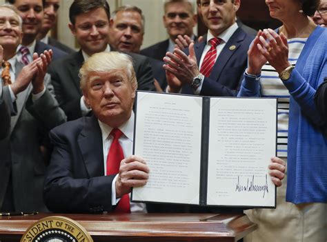 Donald Trump Signs Executive Order Easing Offshore Drilling Regulations Wsj