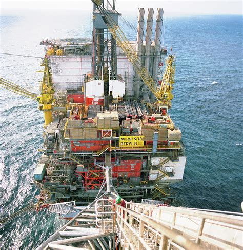 North Sea Oil Rig Photograph By Public Health Englandscience Photo