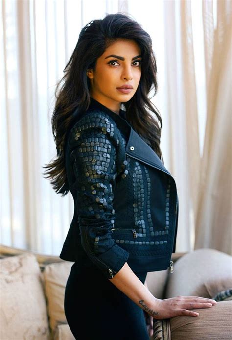 Decoding Priyanka Chopras Look As Fbi Agent Alex Parrish In Quantico Fashionpro