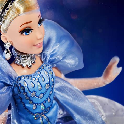 Disney Princess Style Series Holiday Style Cinderella is now available - YouLoveIt.com