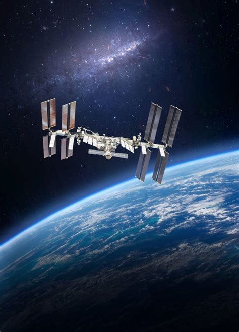 The international space station (iss) is a modular space station (habitable artificial satellite) in low earth orbit. (01/07/2020) ISS : Quelle heure est-il sur la station ...