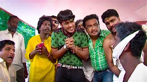 ചിരികൊണ്ട് മേളം തീർത്ത് ഹാസ്യരാജാക്കന്മാർ Malayalam Comedy Show Jaffer Idukki Kalabhavan