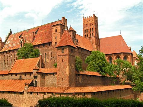 Malbork Poland Teutonic Order Castle Wallpapers Hd Desktop And