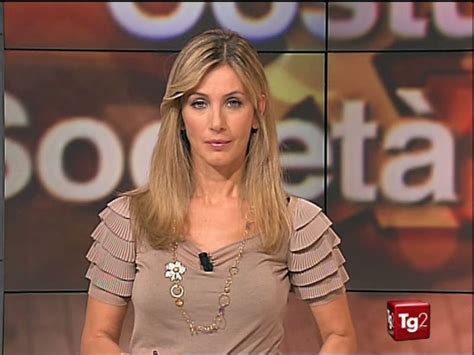 Maria Grazia Capulli Morta La Giornalista Del Tg Marida Caterini
