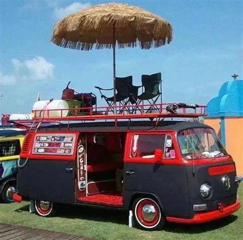 10 Iconic Hippie Vans Photos