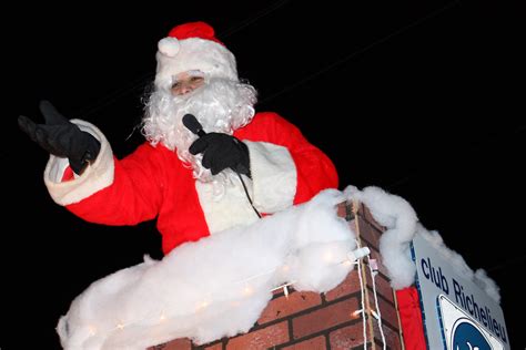 Weekend Event Santa Claus Parade In Cornwall