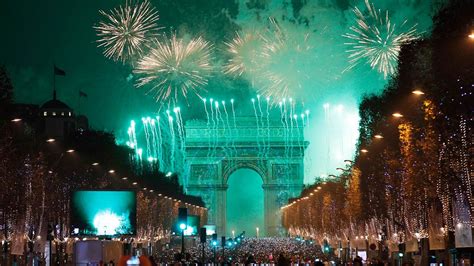 Photos New Years Eve Celebrations Around The World As Revelers Ring