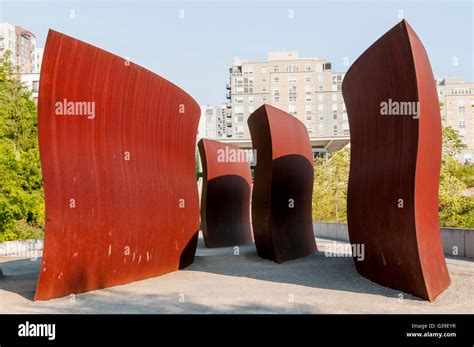 Wake Richard Serra Olympic Sculpture Fotografías E Imágenes De Alta