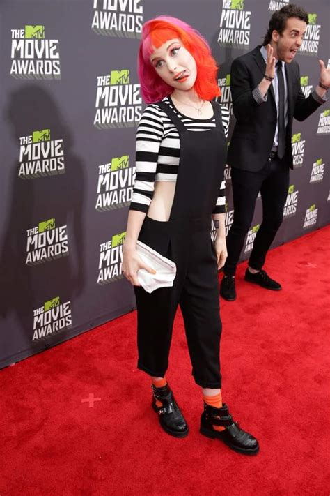 40 Sexy Hayley Williams Feet Pictures Are So Hot That You Will Burn