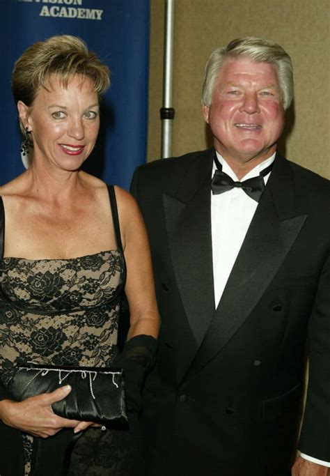 Linda Kay Cooper Everything You Need To Know About Jimmy Johnson S Wife Za