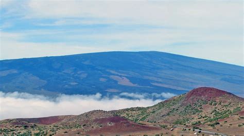Alert Level Raised At Hawaiis Mauna Loa Volcano The Worlds Largest