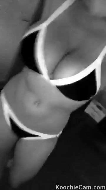 Boob Bounce Lindsey Pelas Porn GIF Video Nebyda Com