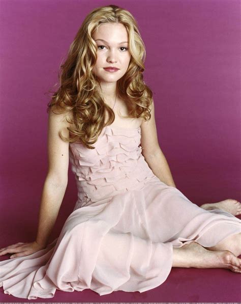 49 Sexy Julia Stiles Feet Pictures Will Make You Go Crazy For This Babe The Viraler