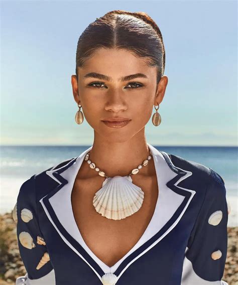 Zendaya Age Height Boyfriend Net Worth Siblings Movies And Parents