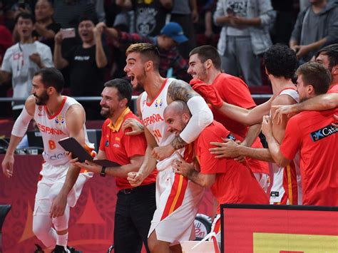 Scores and highlights from spain vs. Boomers vs Spain: Andrew Bogut erupts, reaction, FIBA ...