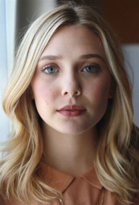 Howell Elizabeth Olsen Sean Durkin And The Cult Of Hollywood The Star