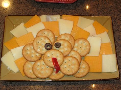 What are some of your favorite thanksgiving dishes for kids? Cheese and crackers turkey | Thanksgiving appetizers, Easy ...