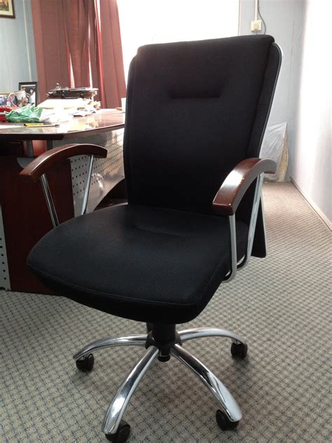 Dapatkan kerusi pejabat, meja belajar dan perabot pejabat yang ergonomik pada harga yang rendah. ebijidin: Lelong Perabot Pejabat Terpakai Berkualiti ...
