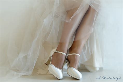 Acquista ora le tue scarpe da sposa preferite su hebeos.it. scarpe da sposa tacco largo on line 10 cm collezione 2019Sposatelier