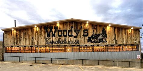 About Woodys Smokehouse