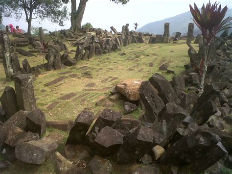 Indonesia Pyramid Built By 2000 People The Archaeology News Network