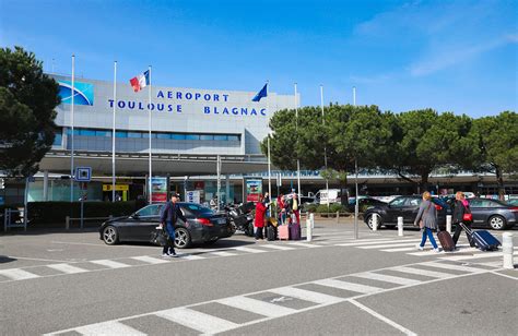 Les Parkings De Laéroport Toulouse Blagnac Ector