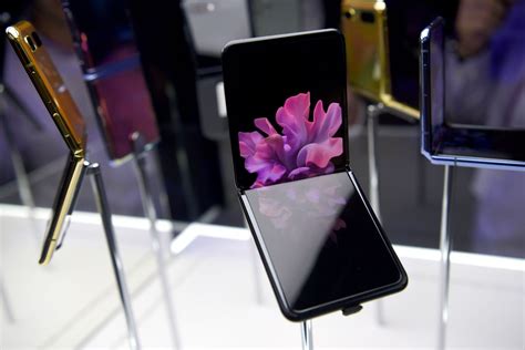 Samsung Galaxy Fold 2 Samsungs New Folding Phone Rumoured To Have New