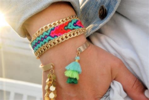 friendship-bracelet-macrame-chain-handwoven-friendship-bracelet-aztec-neon-pink-orange