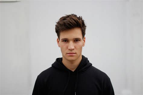 Wincent weiss is a aquarius and was born in the year of the rooster life. EMAs 2017: Wincent Weiss zum "Best German Act" gekürt