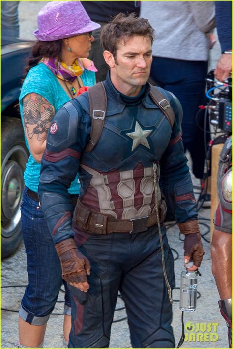 Chris Evans Suits Up For Captain America Civil War Photo 3372819