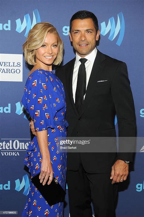 Actress Kelly Ripa And Mark Consuelos Attend The Vip Red Carpet Suite