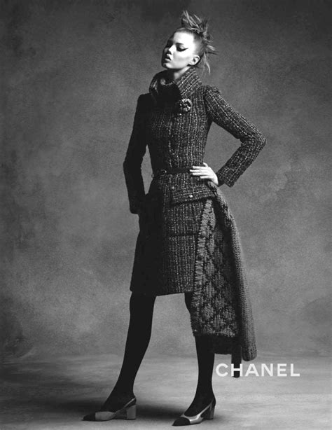 A Inspiradíssima Campanha Chanel Outonoinverno 2015 2016 Clicada Pelo