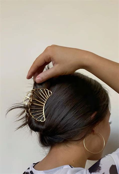 Top 5 Must Have Hair Accessories For Summer