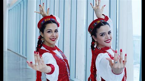 Traditional Tajikpamiri Dance Gul Ba Ruit Nilofar And Amyna Youtube