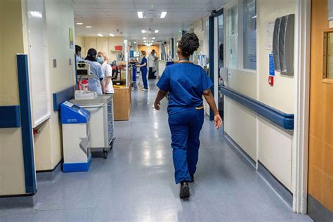 Nhs Fails To Hit Key Targets Despite Drop In Waiting List