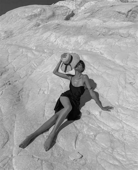 pin by Ɩıŋʑı on black and white beach photoshoot beach photography poses beach photography