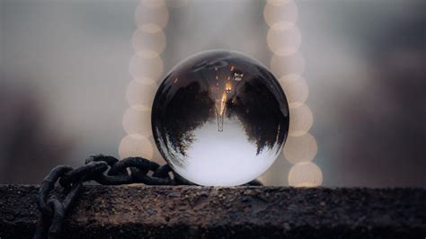 Download Wallpaper 2560x1440 Crystal Ball Ball Chain Reflection