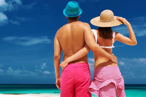 The Do’s And Don’ts Of Hooking Up On A Vacation