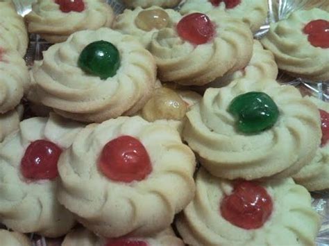 Versate l'olio a filo incorporandolo bene nella montata, infine aggiungete la farina e procedete come per la frolla classica. Pasticcini alle mandorle FATTI IN CASA,RICETTA PERFETTA ...